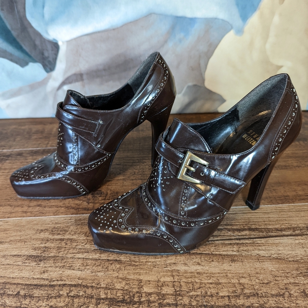 Vintage Stuart Weitzman Brown patent leather oxford heel